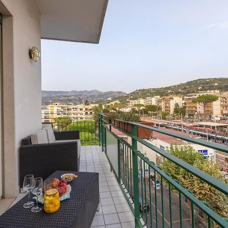 Sorrentovibes - Family Home With Terrace & Amazing View In Sorrento Center Zewnętrze zdjęcie