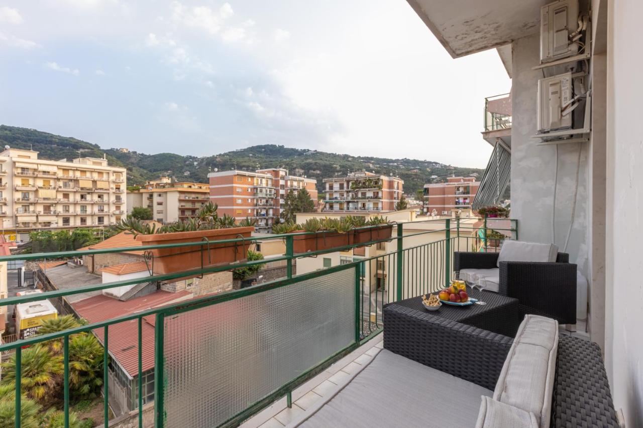 Sorrentovibes - Family Home With Terrace & Amazing View In Sorrento Center Zewnętrze zdjęcie