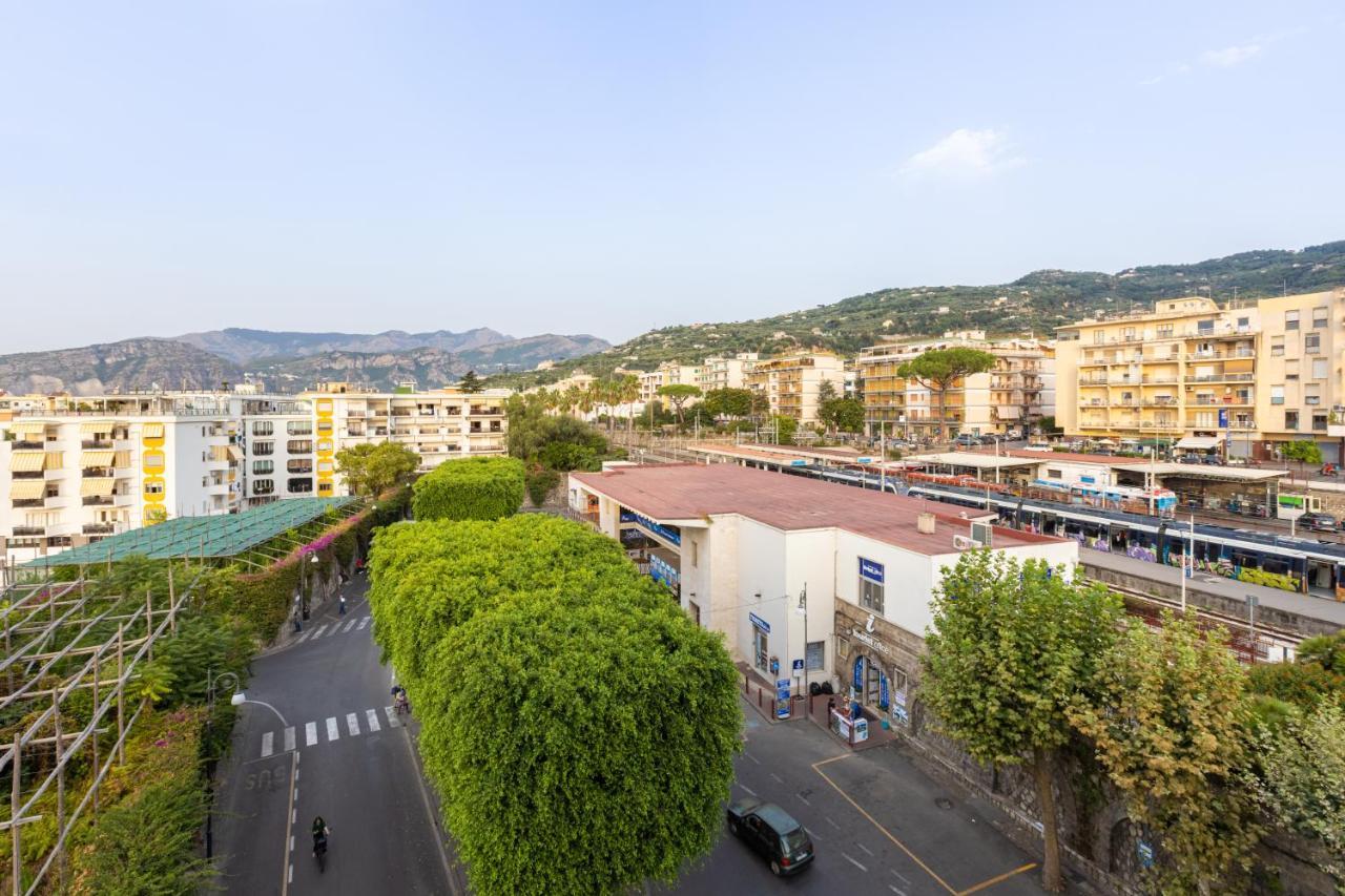 Sorrentovibes - Family Home With Terrace & Amazing View In Sorrento Center Zewnętrze zdjęcie