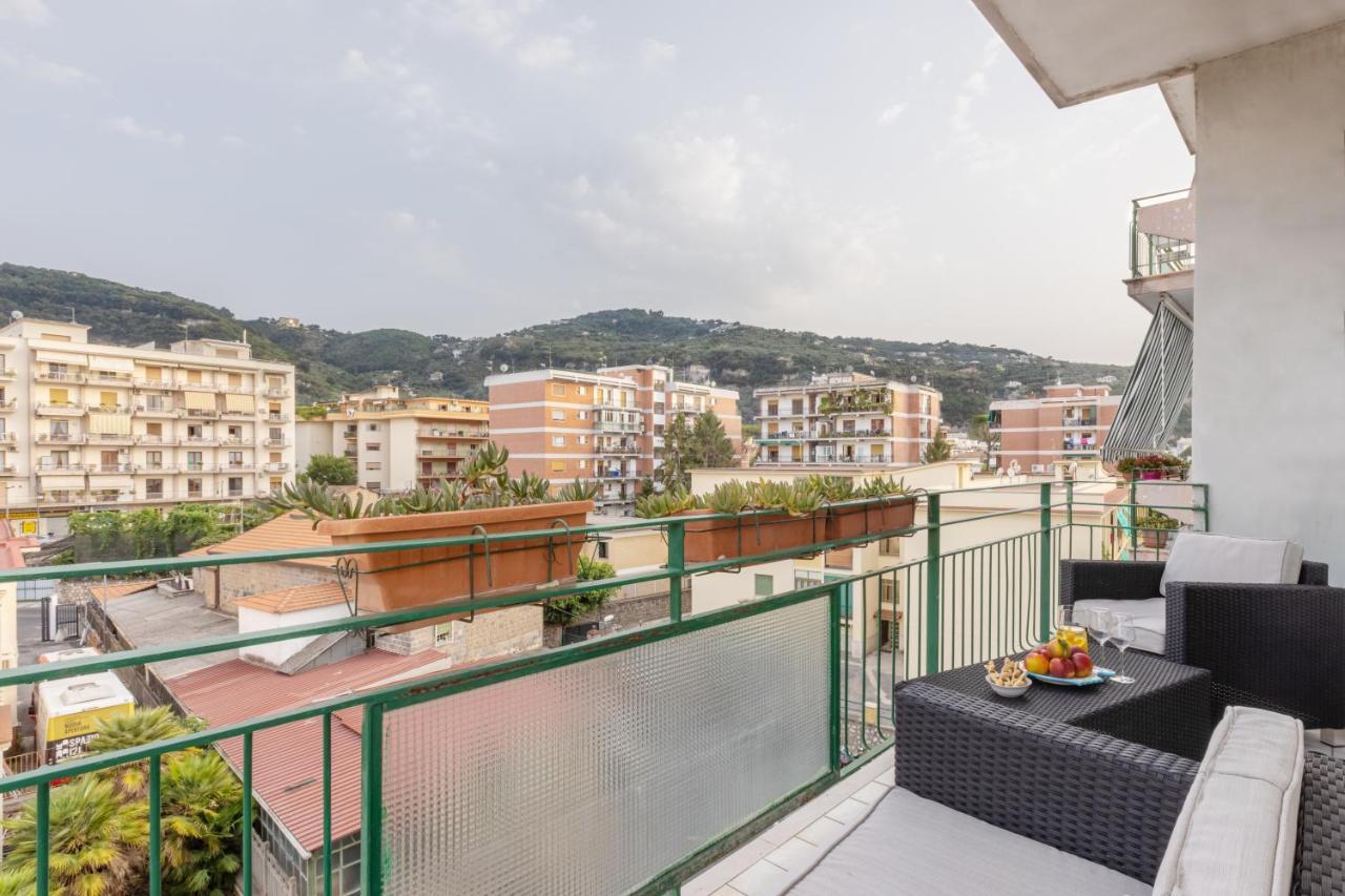 Sorrentovibes - Family Home With Terrace & Amazing View In Sorrento Center Zewnętrze zdjęcie